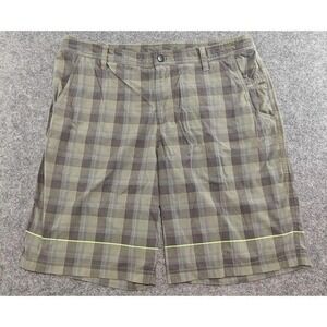 Lululemon Kahuna  Mens Shorts Green Plaid